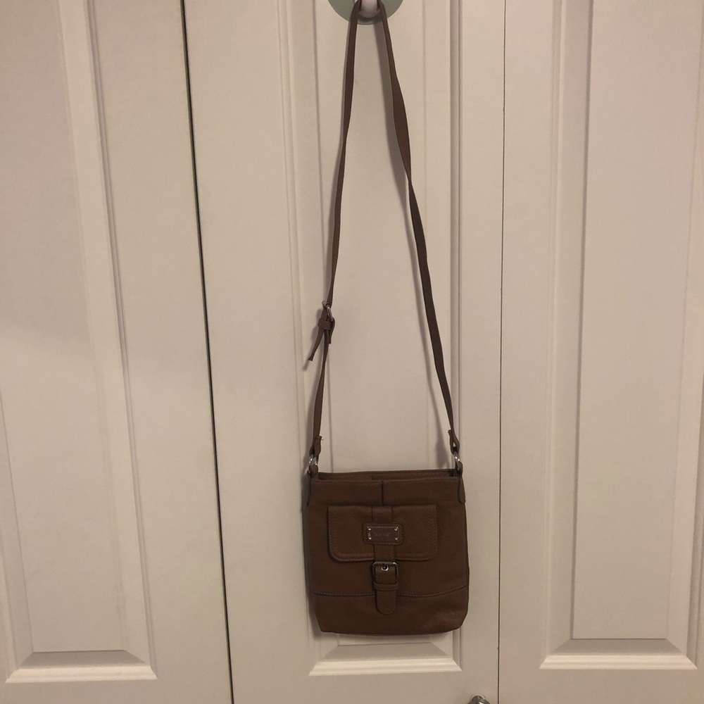 Tan zip closer cross body bag - Picture 2 of 5